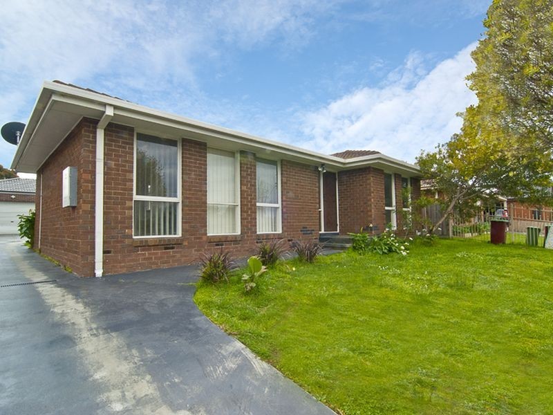 1-2/143 Pound Road, Hampton Park VIC 3976