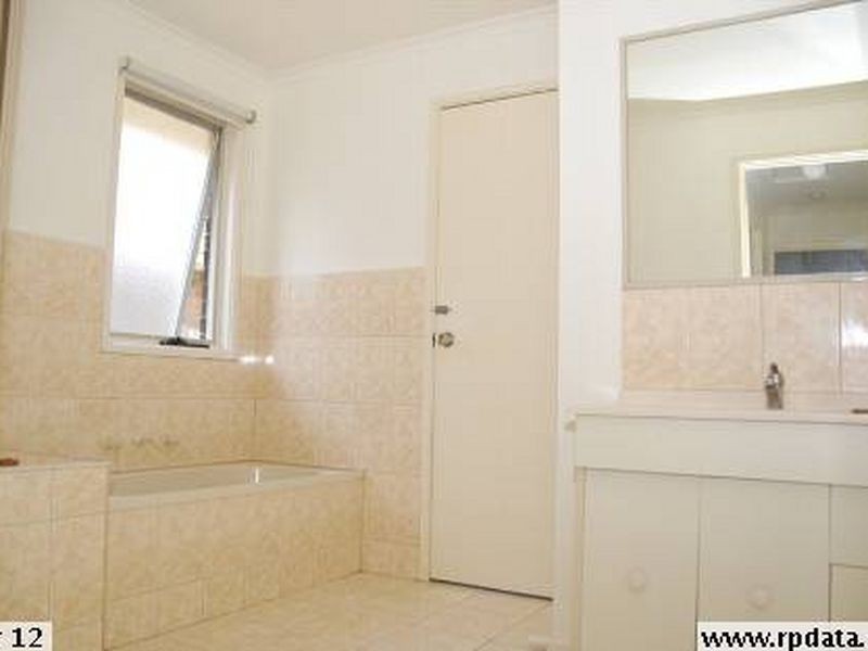 1-2/143 Pound Road, Hampton Park VIC 3976