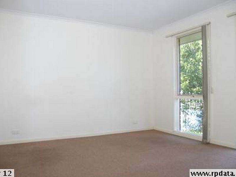 1/143 Pound Road, Hampton Park VIC 3976