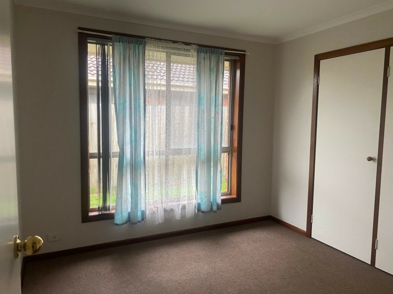 2/13 Burrapike Avenue, Springvale VIC 3171