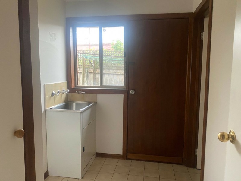 2/13 Burrapike Avenue, Springvale VIC 3171