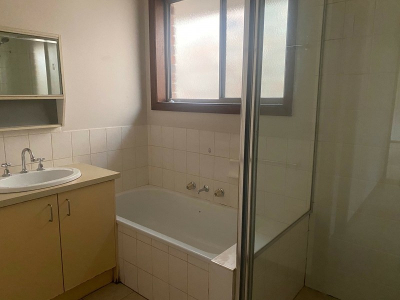 2/13 Burrapike Avenue, Springvale VIC 3171