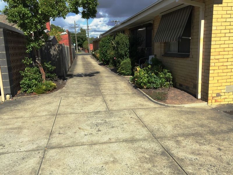 2/79 Cleeland Street, Dandenong VIC 3175
