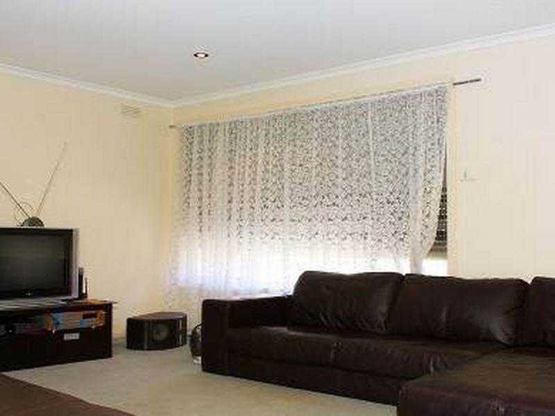 26 Fairbank Road, Clayton South VIC 3169