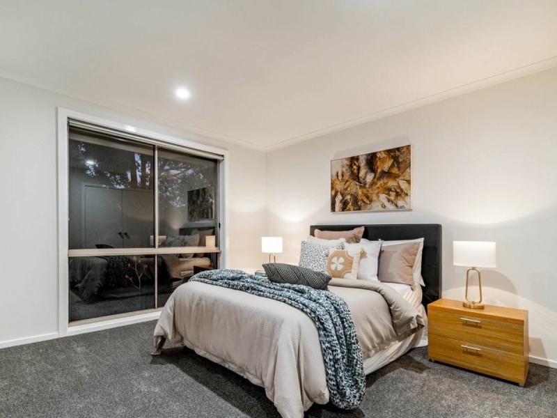 2/6 Benga Avenue, Dandenong VIC 3175