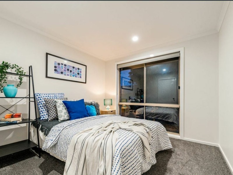 2/6 Benga Avenue, Dandenong VIC 3175