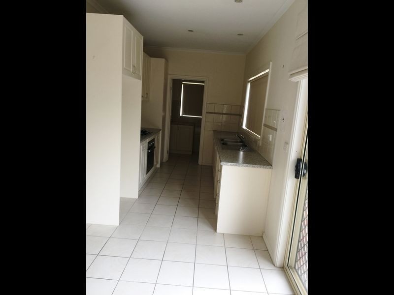 4/6 Liege Avenue, Noble Park VIC 3174
