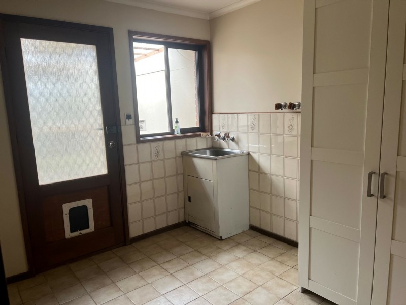 8 Canterbury Street, Cranbourne VIC 3977