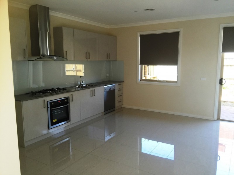 2/21 Rutherglen Street, Noble Park VIC 3174