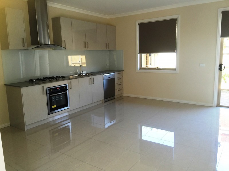 2/21 Rutherglen Street, Noble Park VIC 3174