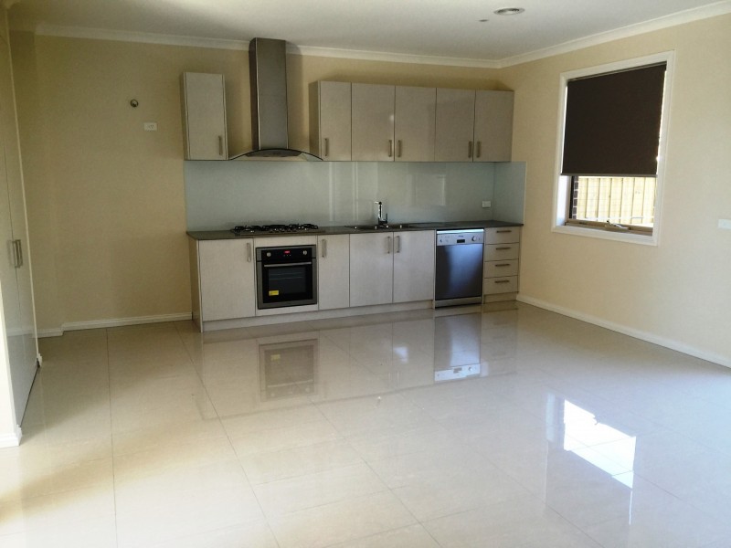 2/21 Rutherglen Street, Noble Park VIC 3174