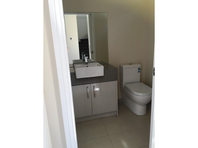 2/21 Rutherglen Street, Noble Park VIC 3174