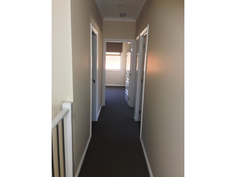 2/21 Rutherglen Street, Noble Park VIC 3174