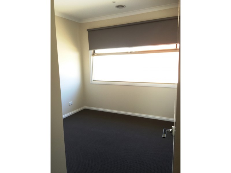 2/21 Rutherglen Street, Noble Park VIC 3174
