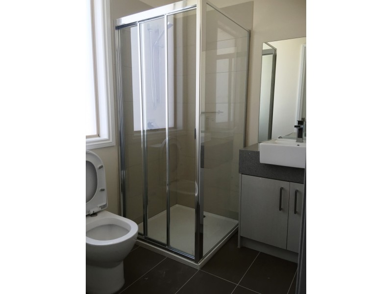 2/21 Rutherglen Street, Noble Park VIC 3174