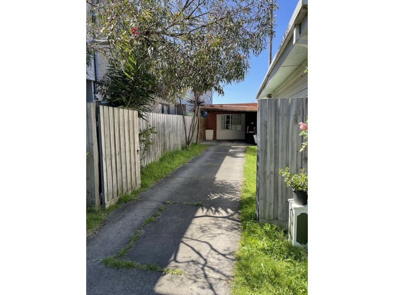 17b Mons Parade, Noble Park VIC 3174