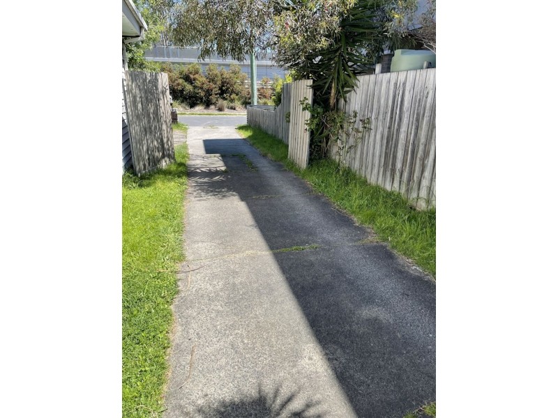 17b Mons Parade, Noble Park VIC 3174