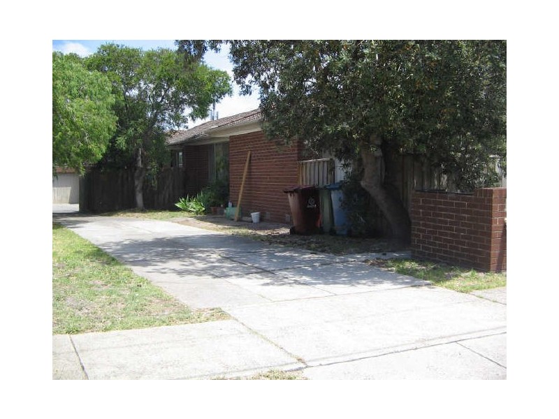 1/2 Horatio Street, Noble Park VIC 3174