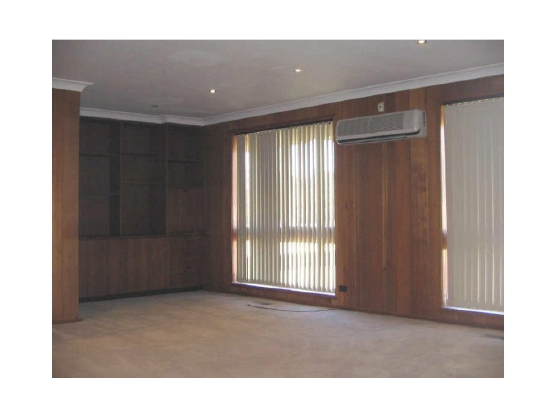 10 Jacksons Road, Noble Park North VIC 3174