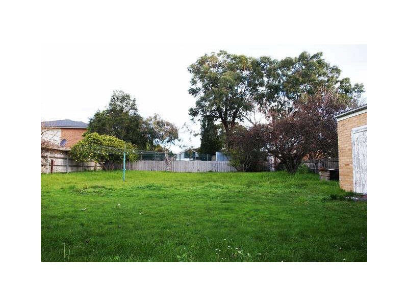 26 Edward Avenue, Dandenong VIC 3175