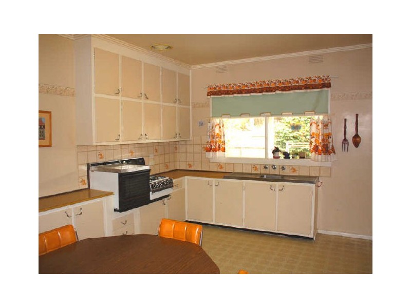 31 Glenwood Drive, Springvale South VIC 3172