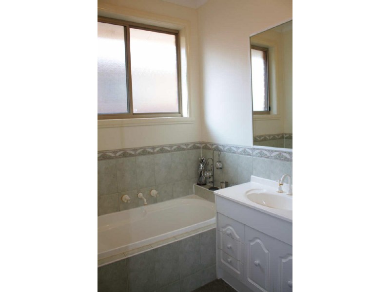 3/18 Vincent Crescent, Noble Park VIC 3174