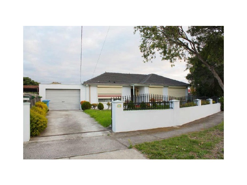 11 Mark Court, Noble Park VIC 3174