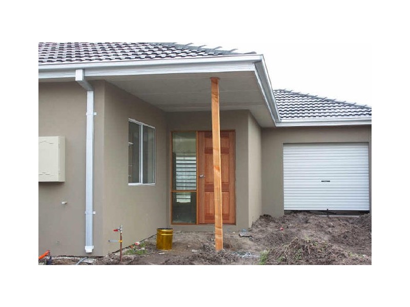 2/17 Wall Street, Noble Park VIC 3174