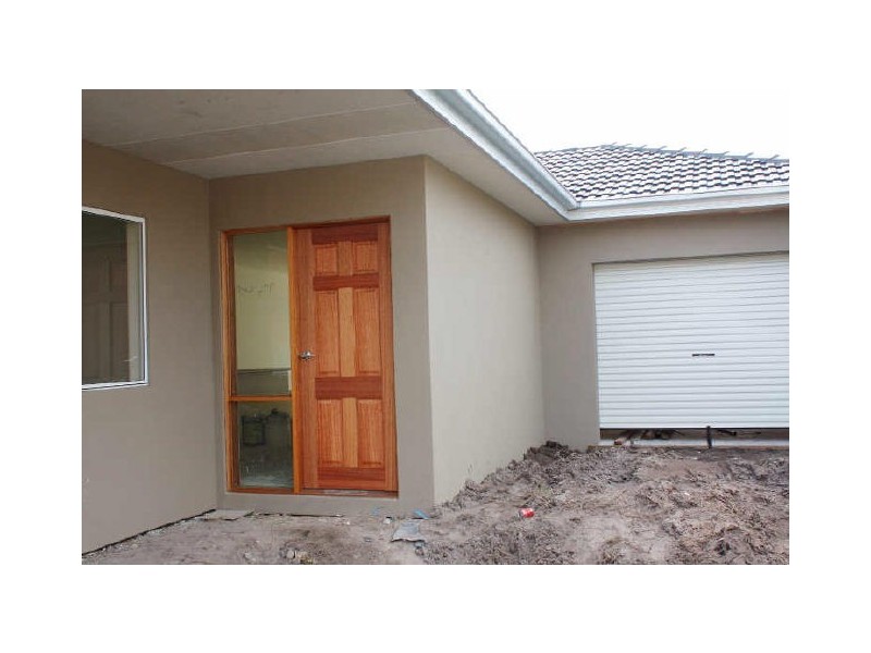 2/17 Wall Street, Noble Park VIC 3174