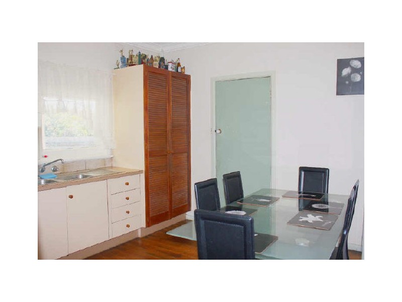 39 Pinewood Avenue, Dandenong North VIC 3175