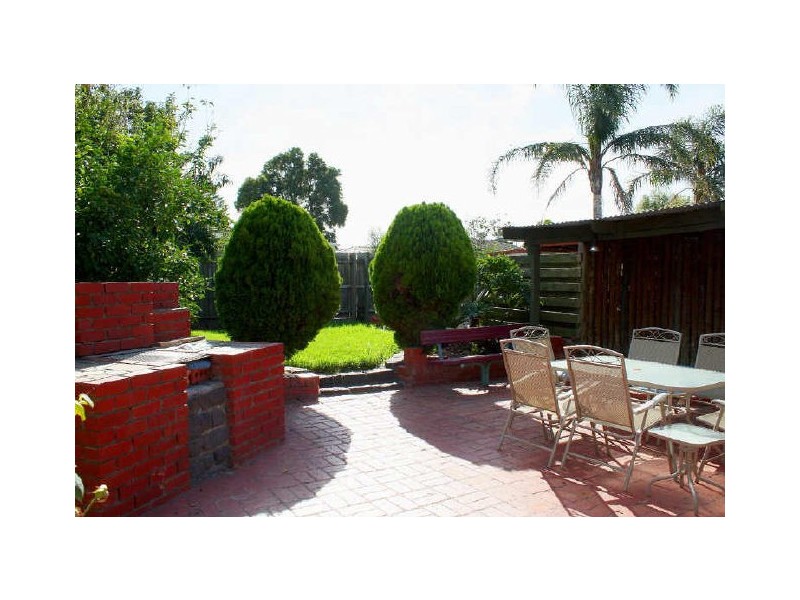 16 Bellarine Court, Keysborough VIC 3173