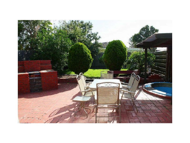 16 Bellarine Court, Keysborough VIC 3173