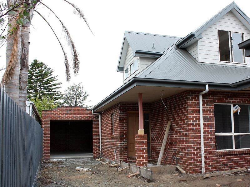 2/16 Lockington Crescent, Dandenong North VIC 3175