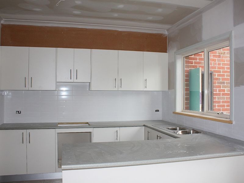 2/16 Lockington Crescent, Dandenong North VIC 3175