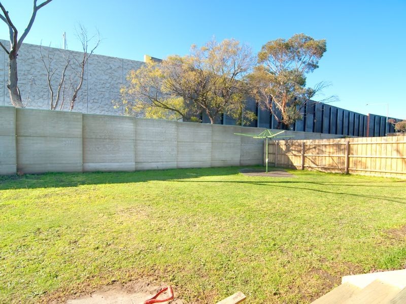 125 Rawdon Hill Drive, Dandenong North VIC 3175