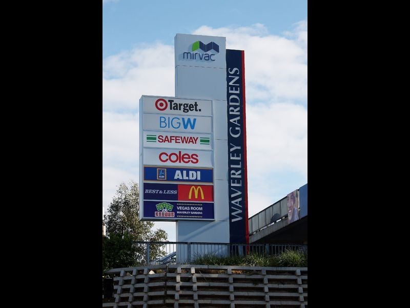 125 Rawdon Hill Drive, Dandenong North VIC 3175