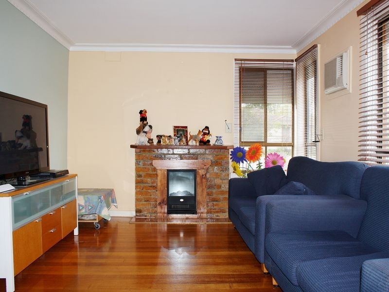 34 Oakwood Avenue, Dandenong North VIC 3175