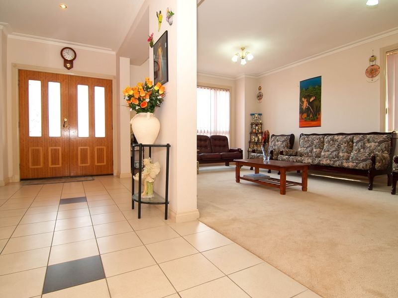 3 Erica Close, Endeavour Hills VIC 3802