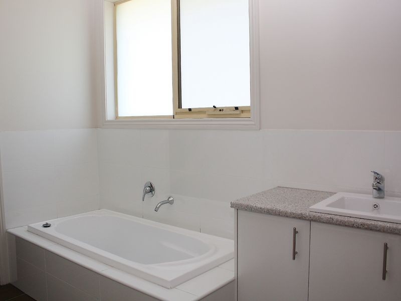 2 & 3/37 Kelvinside Road, Noble Park VIC 3174