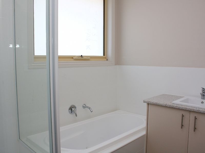 2 & 3/37 Kelvinside Road, Noble Park VIC 3174