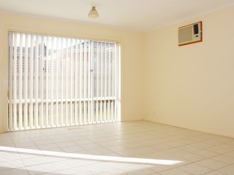 2/5 Nithsdale Road, Noble Park VIC 3174