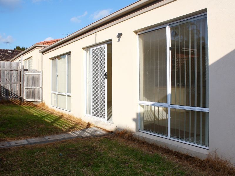 2/5 Nithsdale Road, Noble Park VIC 3174