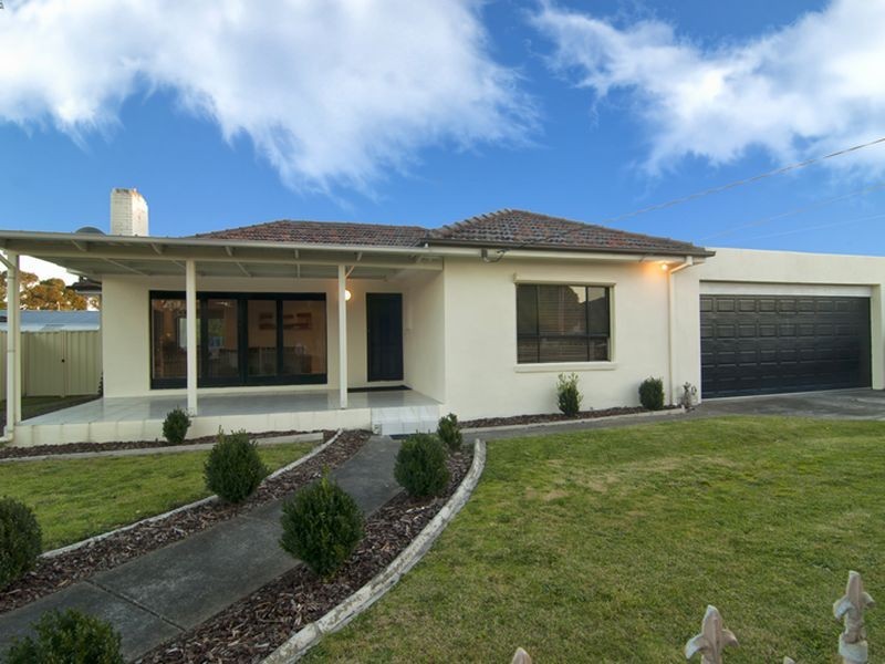 4 Pinewood Avenue, Dandenong North VIC 3175