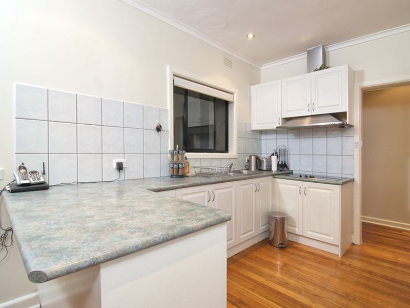 4 Pinewood Avenue, Dandenong North VIC 3175