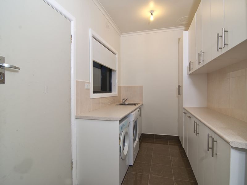 4 Pinewood Avenue, Dandenong North VIC 3175