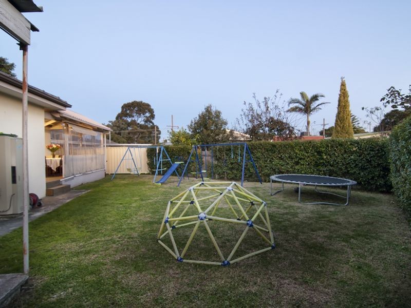 4 Pinewood Avenue, Dandenong North VIC 3175