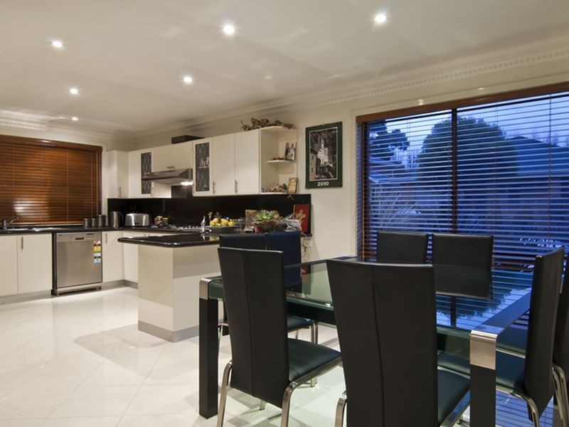 1 Sherwood Crescent, Dandenong North VIC 3175