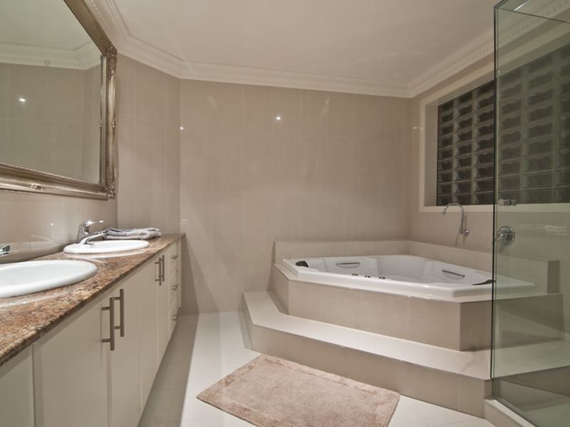 1 Sherwood Crescent, Dandenong North VIC 3175