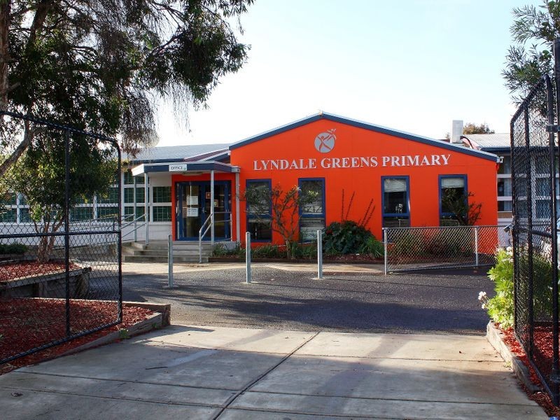 8 Victoria Court, Dandenong North VIC 3175