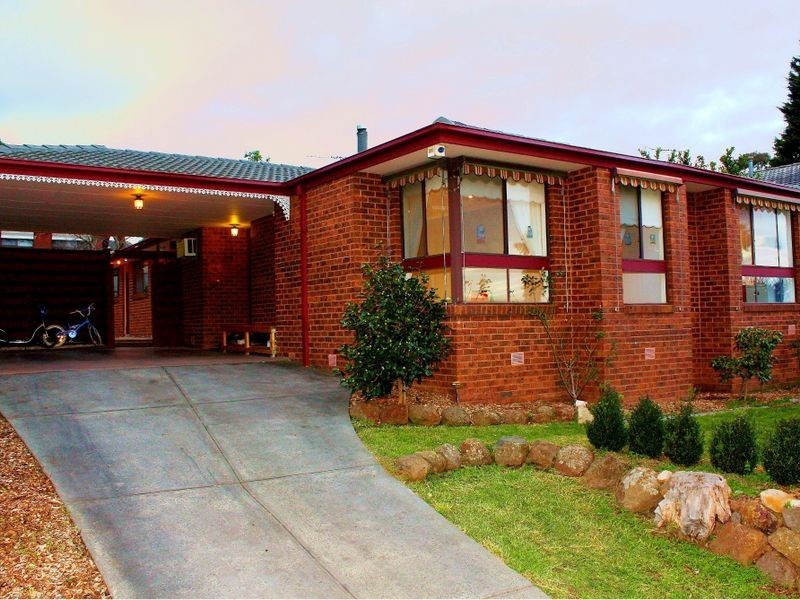 17 Dozey Place, Endeavour Hills VIC 3802